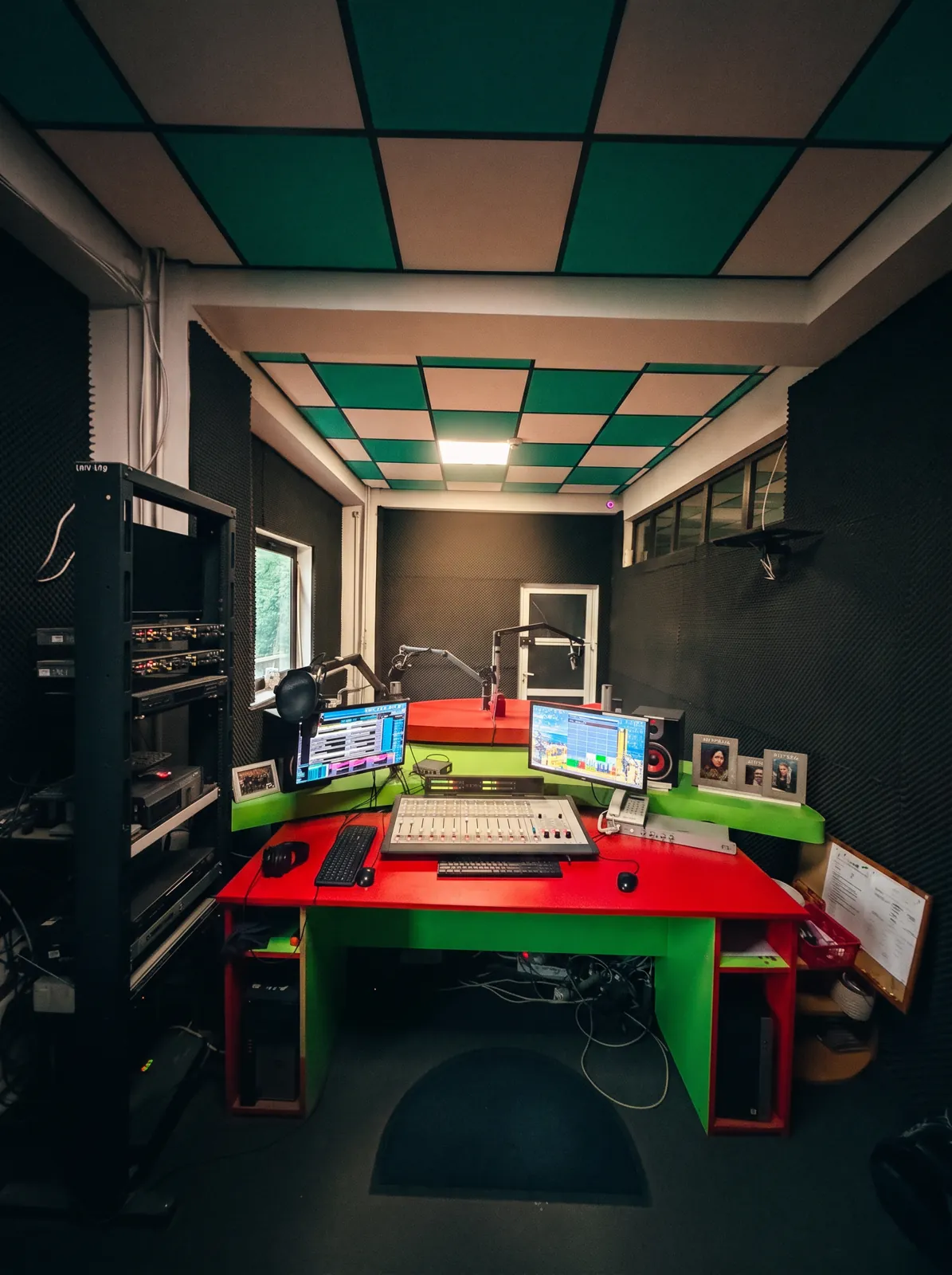 Studio Focus FM — vedere frontală